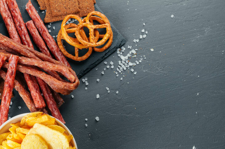 Мясные и рыбные продукты, снеки